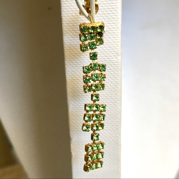 Gold Swarovski peridot earrings - Picture 4 of 4